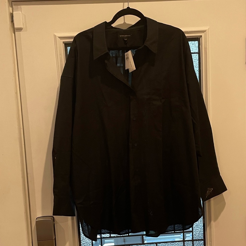 Banana Republic Factory button down. Size XXL. NWT.
